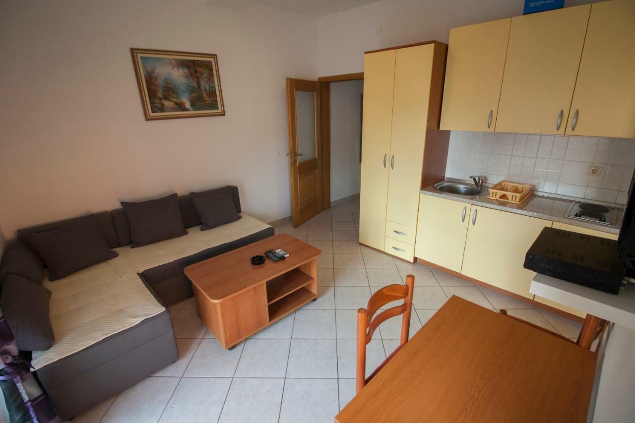 Apartments Knezovic Gradac  Exterior foto