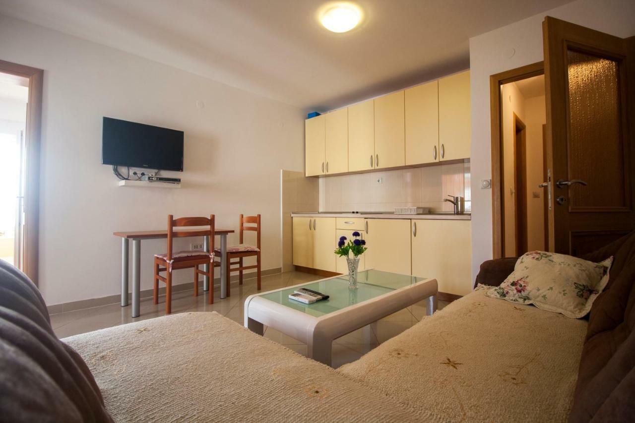Apartments Knezovic Gradac  Exterior foto
